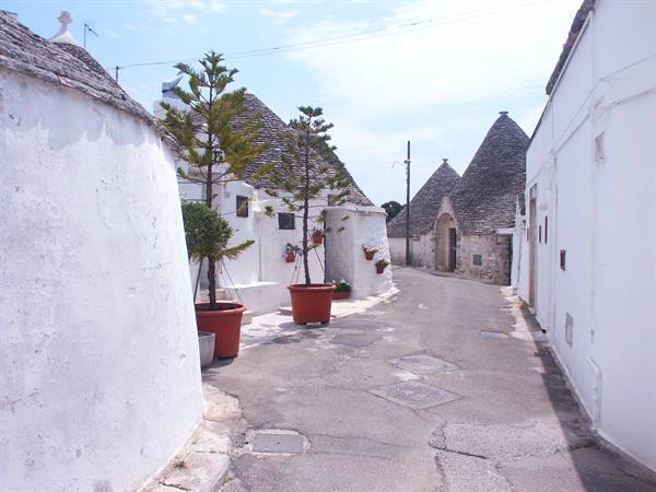 03-09 - Alberobello