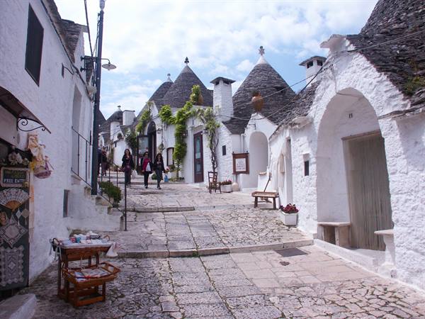 03-10 - Alberobello