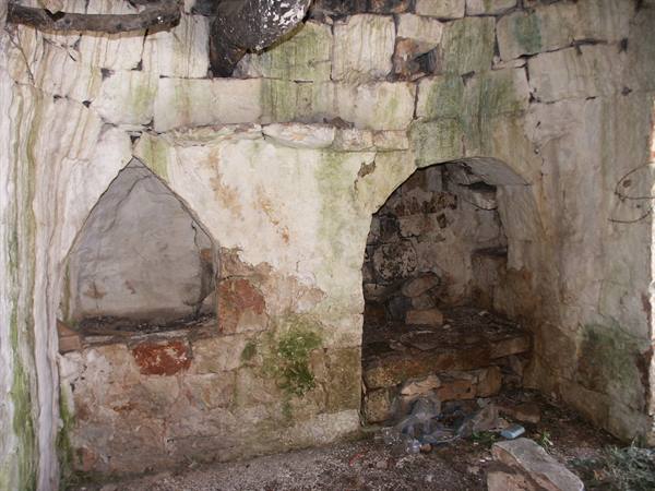 08-13 - Grotta Figazzano - Trullo abbandonato