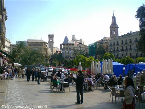 Piazza de la Reina