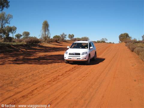 Lungo la Mereenie Loop Road
