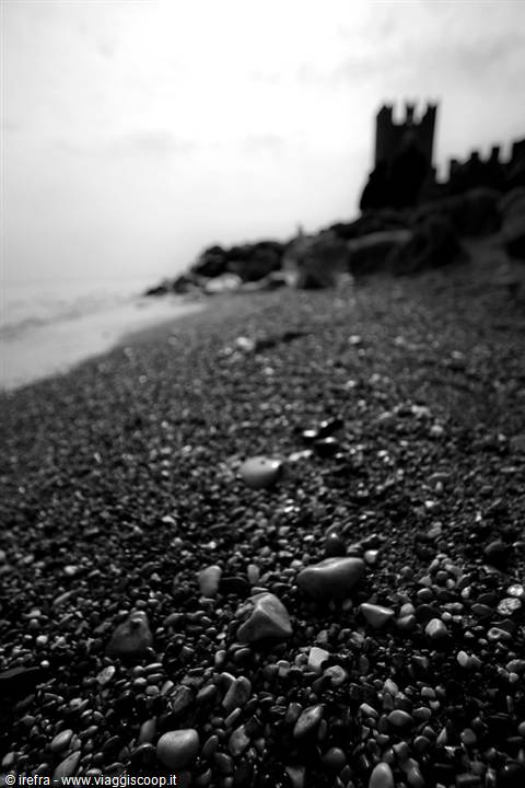 Rocca dalla spiaggia