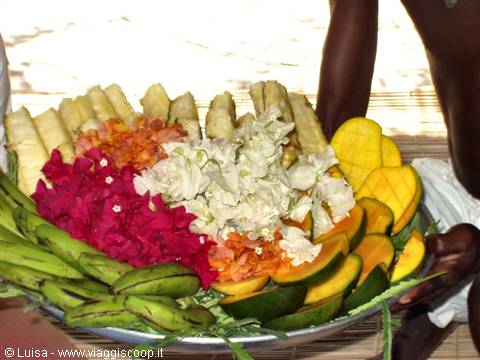 Piatto di Frutta Tropicale