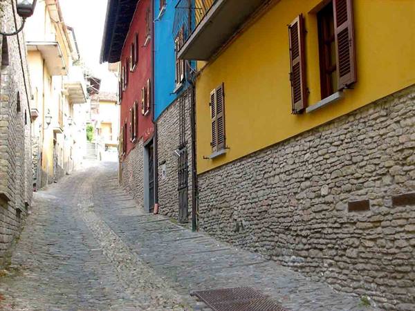 Una strada a Canelli