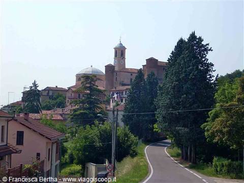 Arrivando a Montegrosso d'Asti