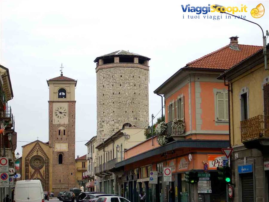 Via Po, con l'antica Torre ottagonale