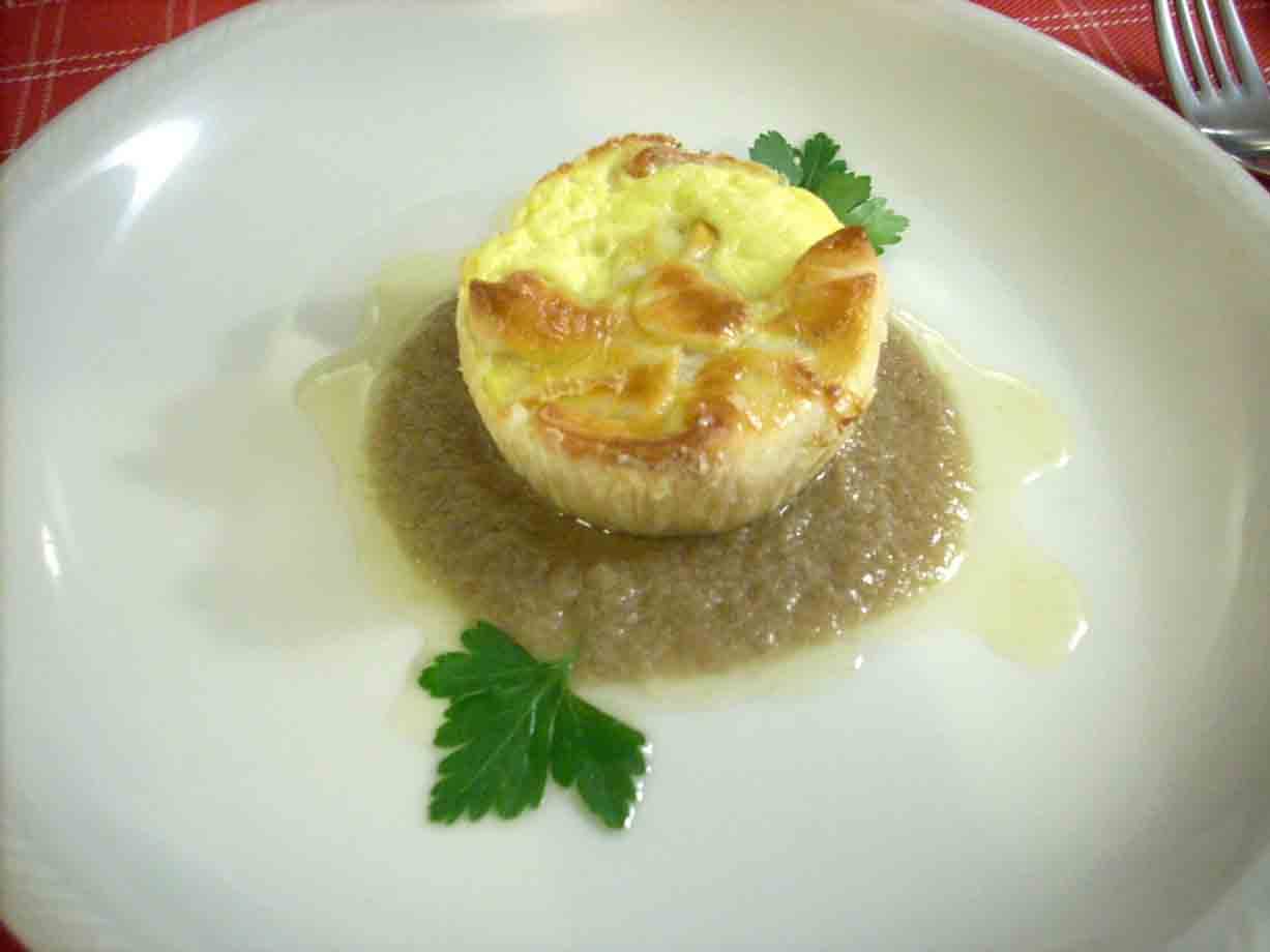 Prelibatezze dell'Osteria Eneo: tortino di cardi con la bagna caoda