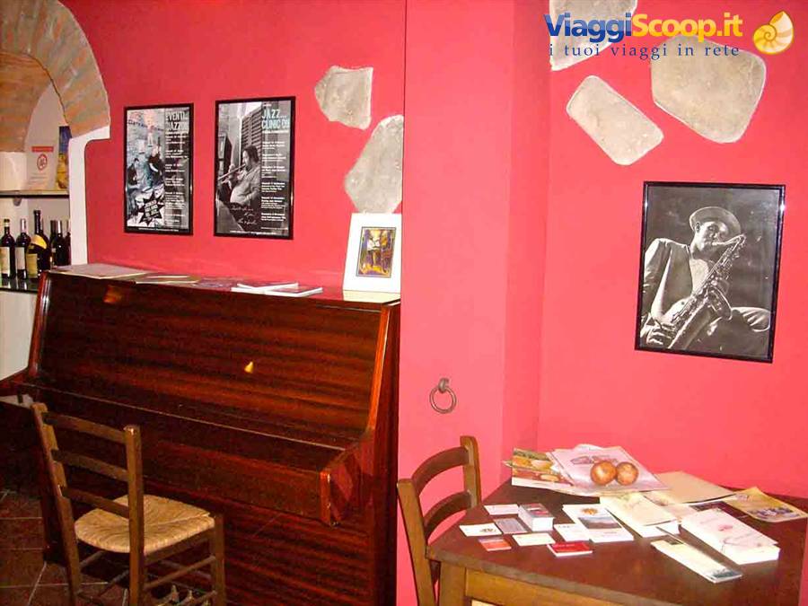 Presso l'Osteria Eneo, dove il jazz è di casa