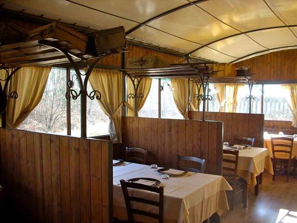 Presso le sale del Ristorante La Carrozza