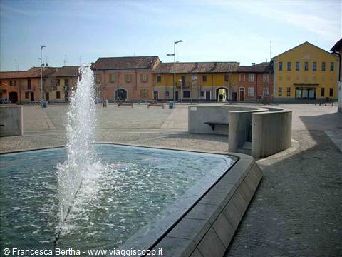 La piazza di Lodivecchio