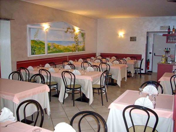 Nelle sale del Ristorante Pizzeria La Vecchia 2001