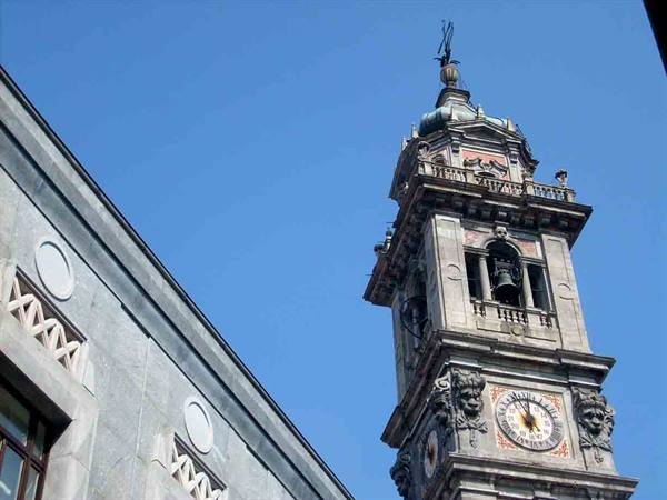 La torre campanaria