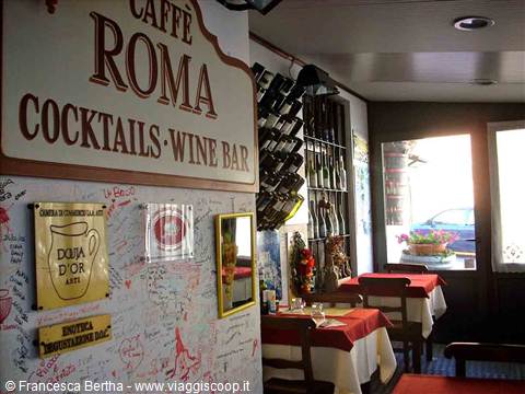 Presso l'Enoteca Caffè Roma di Costigliole d'Asti
