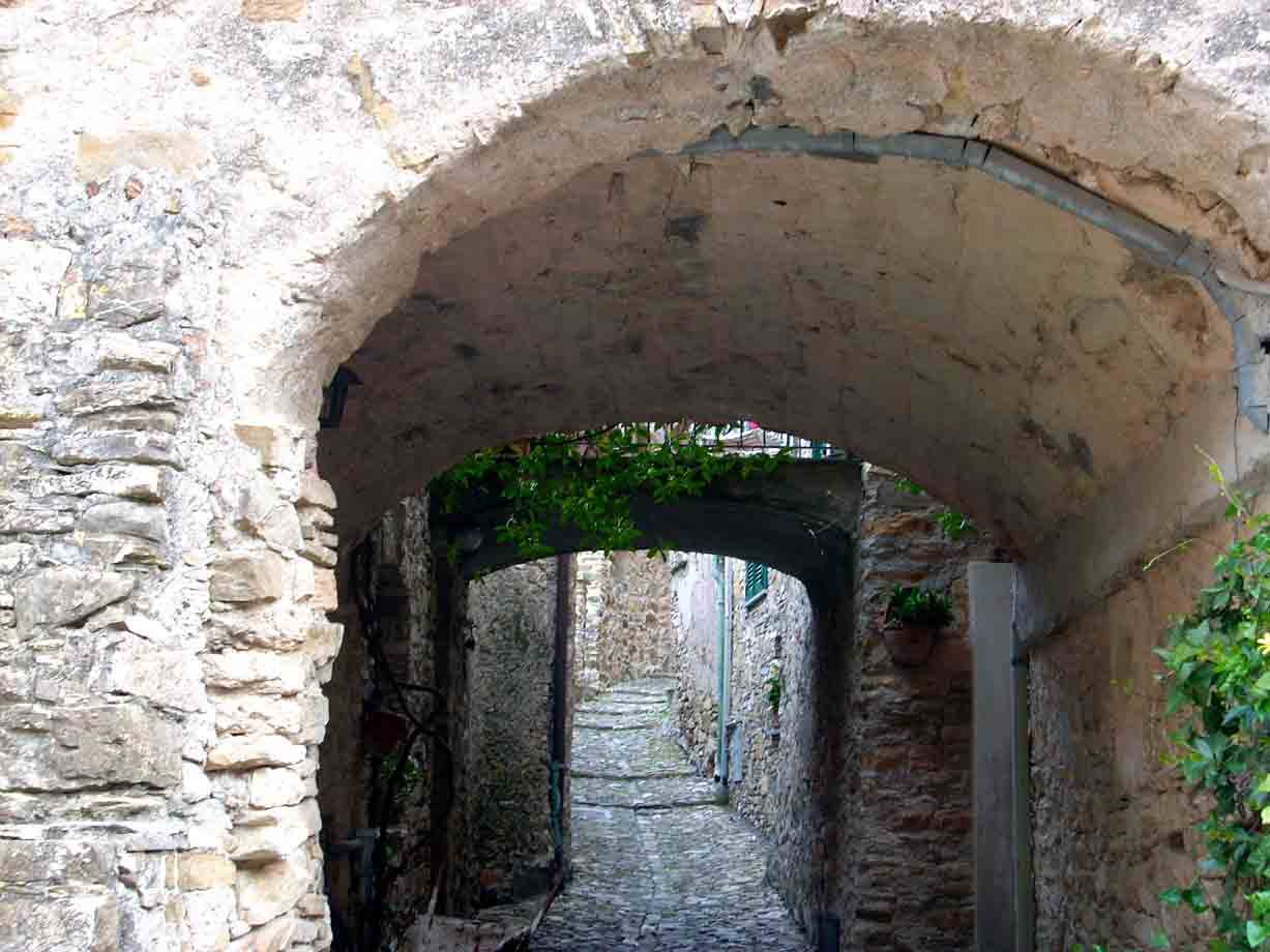 Nella frazione Colla Micheri