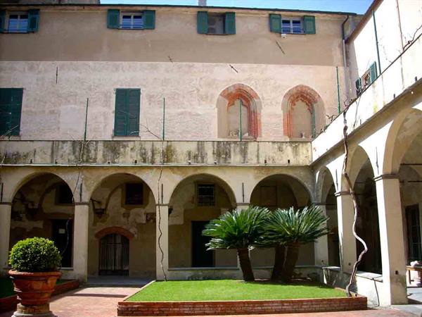 Il chiostro dove si trova la Cappella Sistina