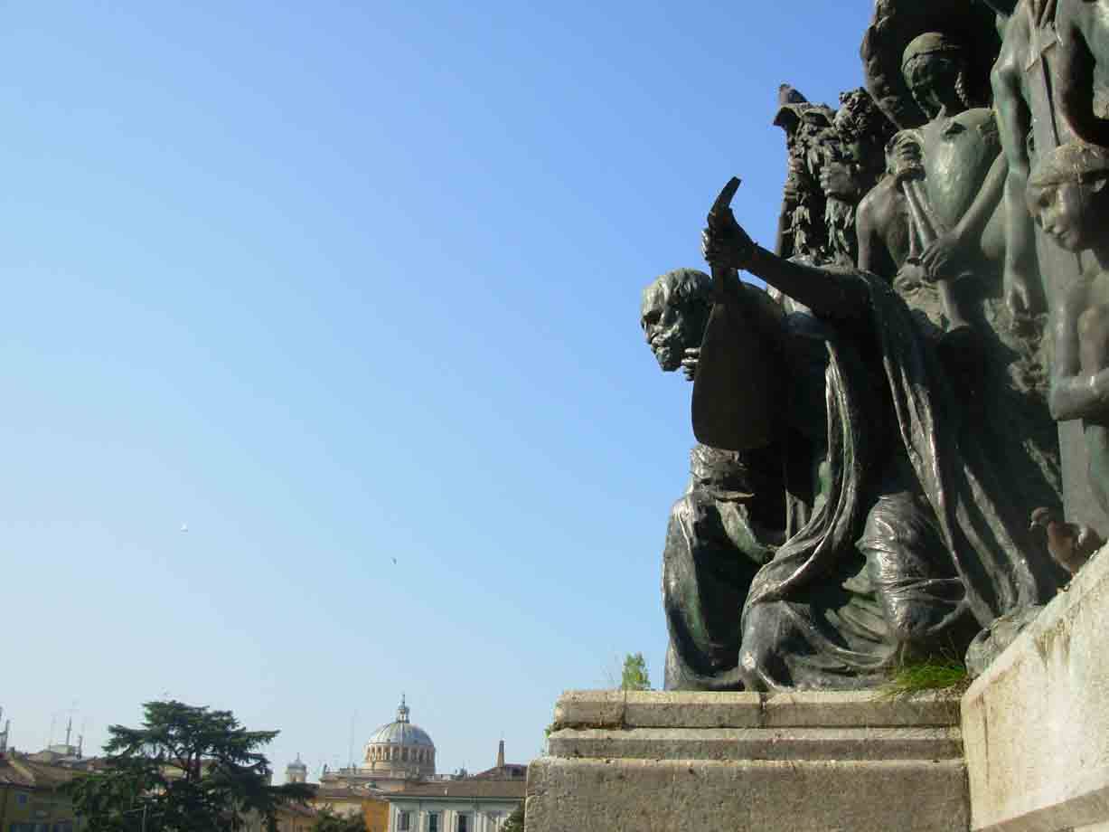 Il monumento di Giuseppe Verdi