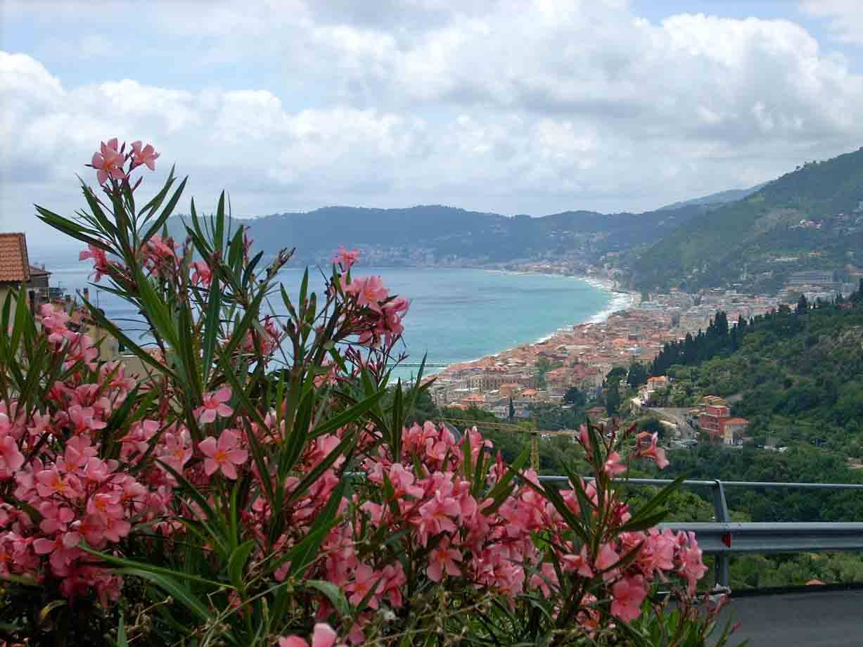 Veduta di Alassio dalle alture