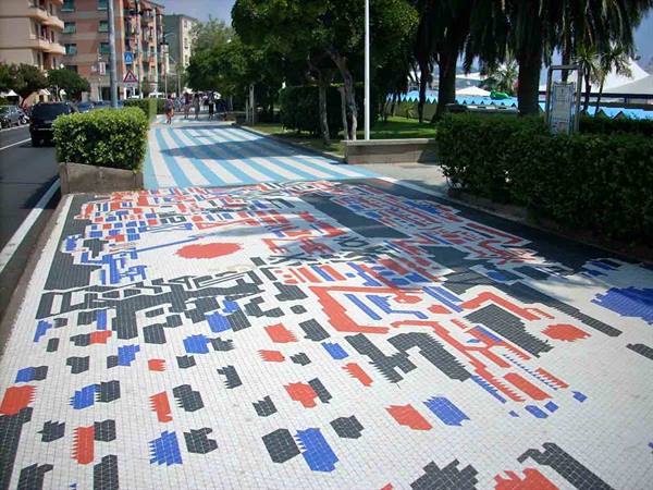 Un tratto del Lungomare degli Artisti