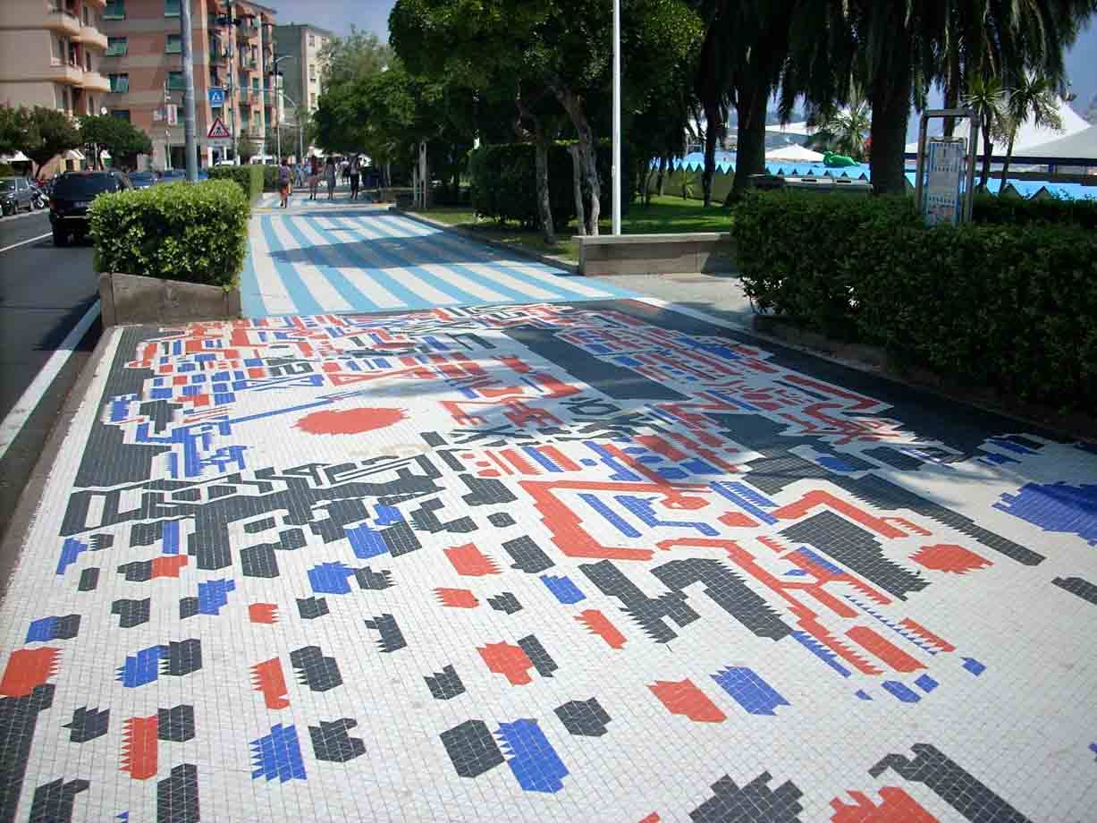Un tratto del Lungomare degli Artisti