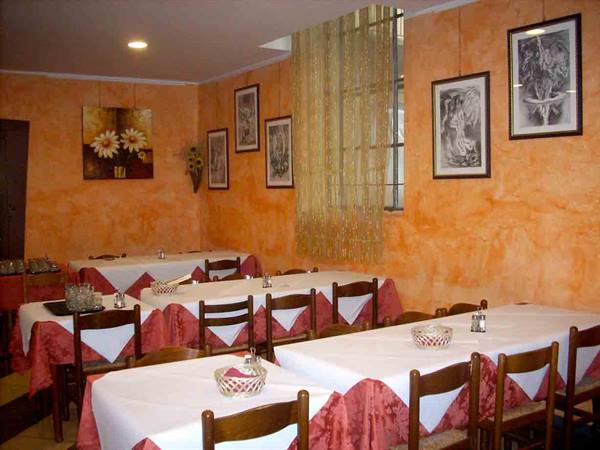 Nelle sale della Trattoria Al Beccofino