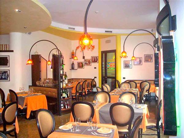 Nella sala del Ristorante Peo