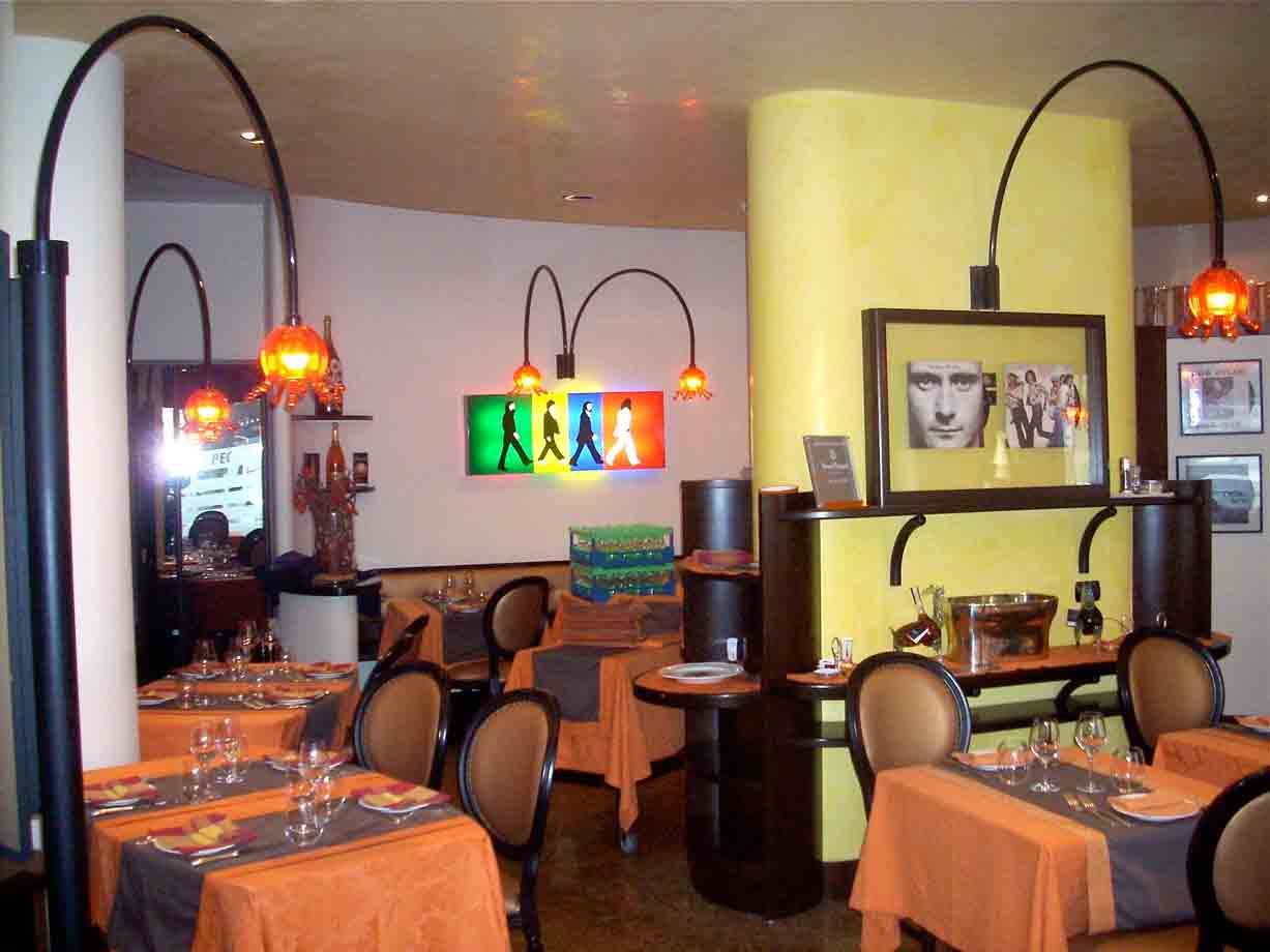 Nella sala del Ristorante Peo