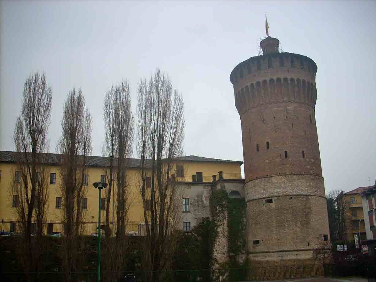 Veduta del Castello di Lodi con il Torrione