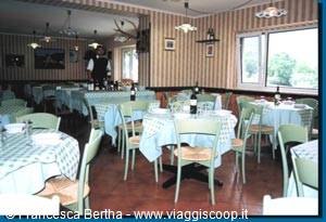 La sala ristorante dell'Hotel Holidays di Barrea