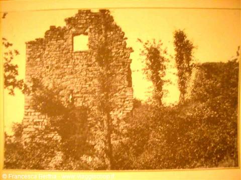 I resti del Castello, su una cartolina