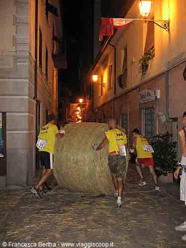 Il Palio delle Balle di Paglia a Ovada (Alessandria)