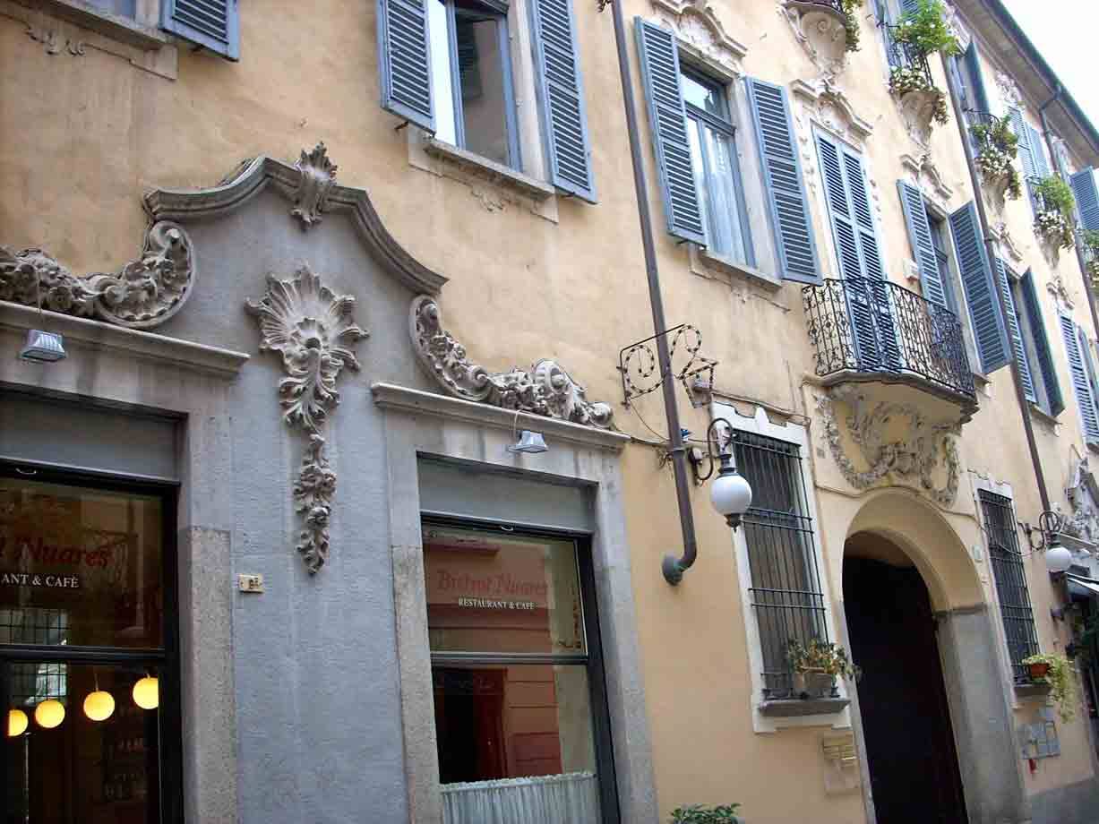 Un palazzo barocco, oggi sede del Bistrot Nuares