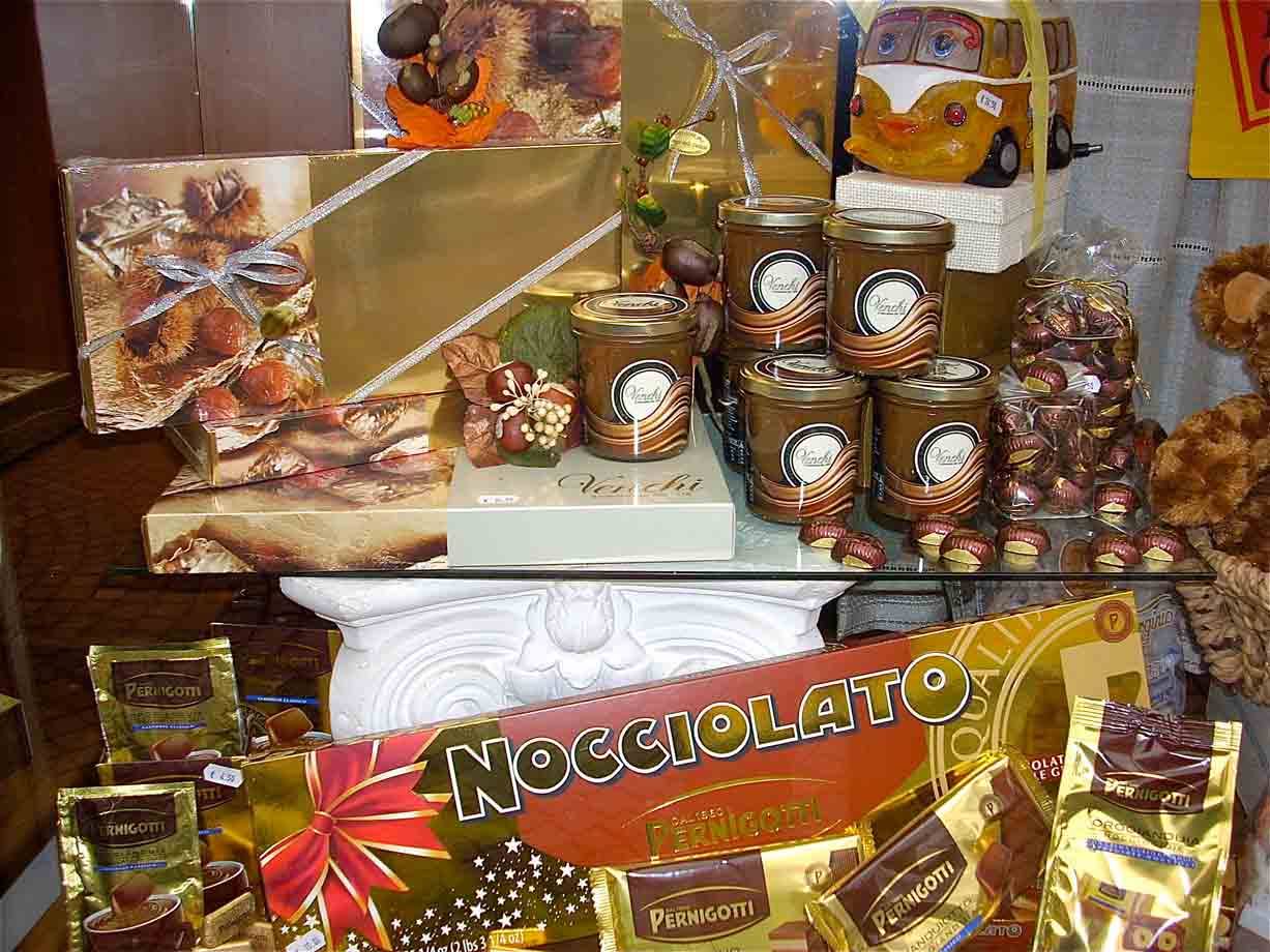 Una vetrina dedicata al cioccolato di Novi