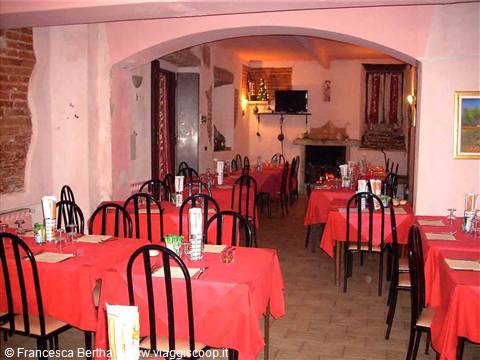 Nella sala dell'Albergo Ristorante Milano