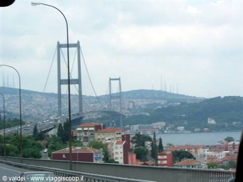 Il ponte che unisce l'Europa all'Asia