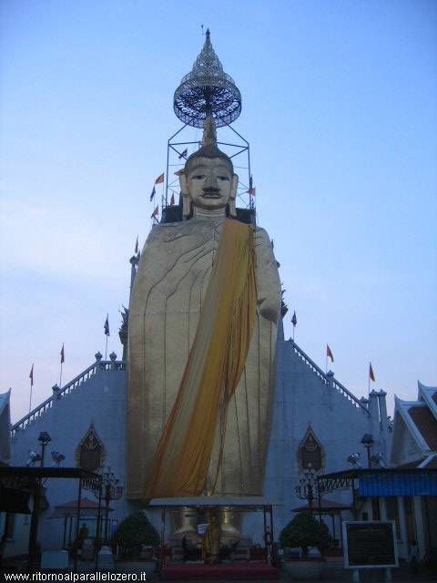 Standing Buddha (il Buddha in piedi)