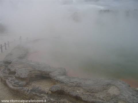 Lago bollente a Wai-o-tapu