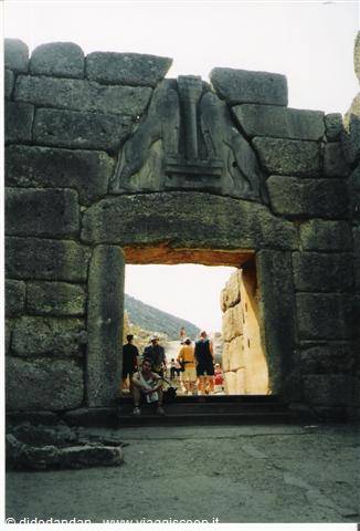 PITTA,GHIROS E SOUVLAKI
