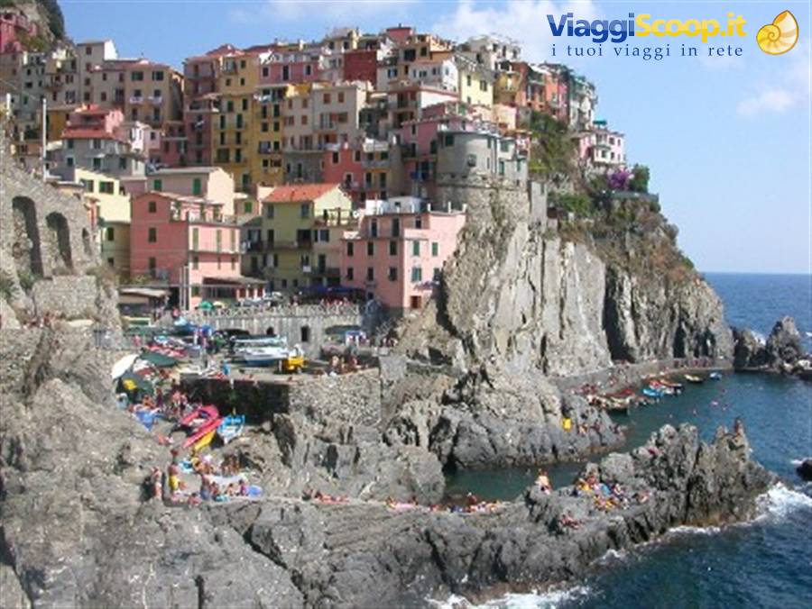 Manarola (unica foto NON fatta da me.. perche non siamo scesi dal treno)