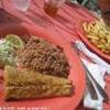 Pranzo al Macabuca Oceanside Tiki Bar & Grill  .. un piatto di Mahi Mahi  ISOLE CAYMAN 