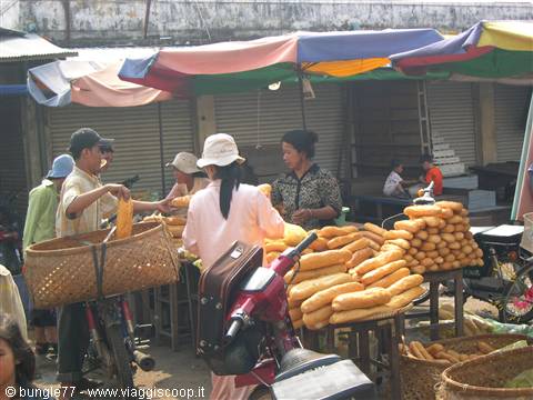 14 - Kratie - Mercato