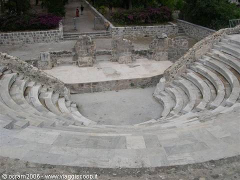 un piccolo teatro in città