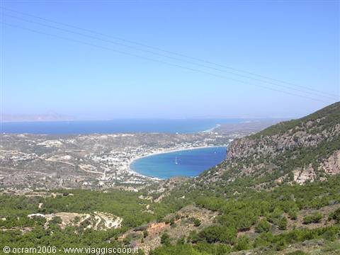 il golfo di kefalos dalla cima di un monte