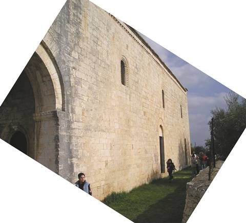 fiancata laterale della chiesa