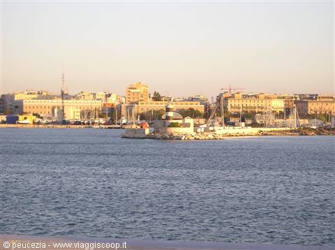 una parte della zona centrale di Bari vista dal faro