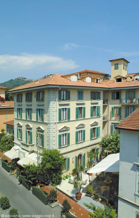 viale visto dall'albergo