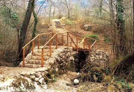 ponte nei pressi del santuario di san Gabriele