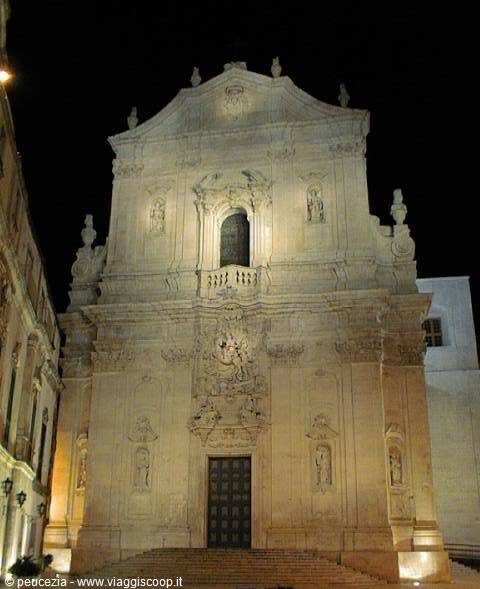 il frontale della basilica di san Martino