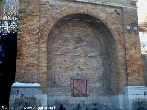 porta del teatro a Lucera