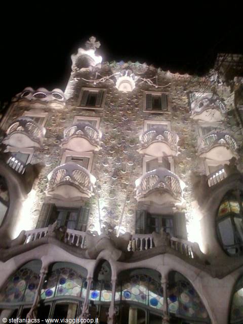 casa battlò di notte
