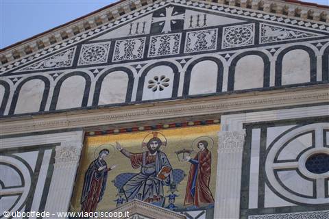 Facciata, elementi decorativi simbolici